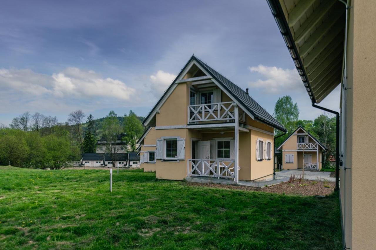 Country Club Zywiec Hotel I Domki Caloroczne Exterior photo